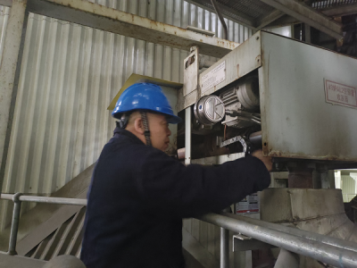 \늏Sz޲ɹM(jn)偠tA(y)